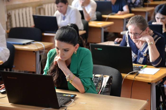 В Азербайджане сегодня более 2700 учителей сдают экзамены 

