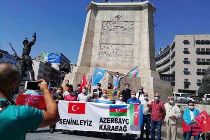 В Анкаре проведена акция в поддержку Азербайджана - ФОТО
