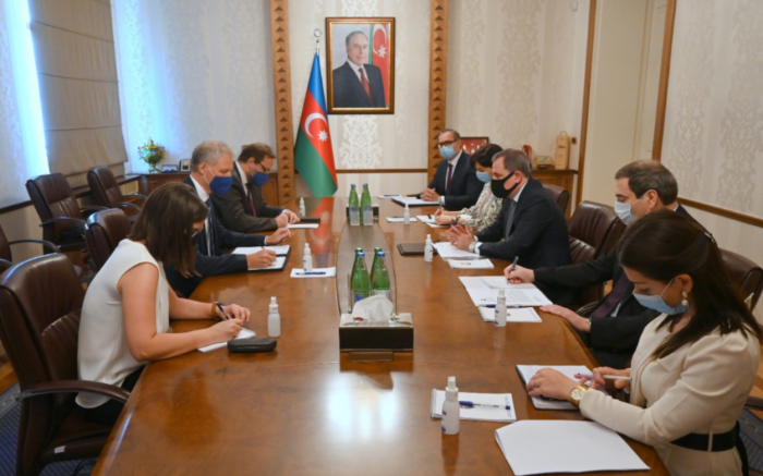 Глава МИД Азербайджана встретился с представителем ЕС