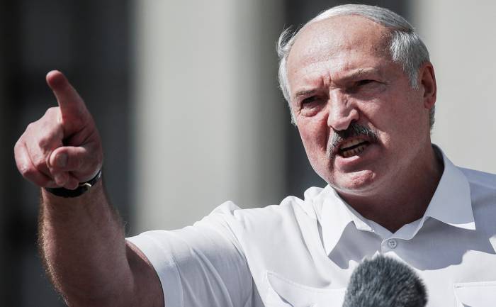 Путин рассказал Лукашенко о переговорах с Меркель и Макроном по ситуации в Беларуси
