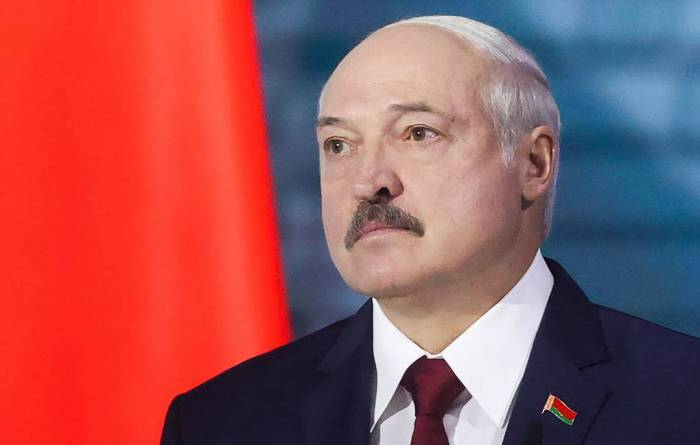 Лукашенко обсудил с Путиным ситуацию в Белоруссии
