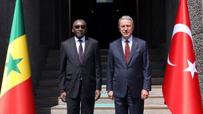 Акар встретился с министром обороны Сенегала
