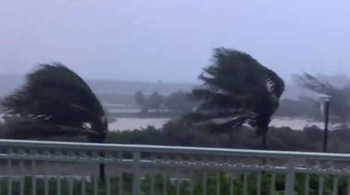 Ураган обрушился на побережье штата Северная Каролина

