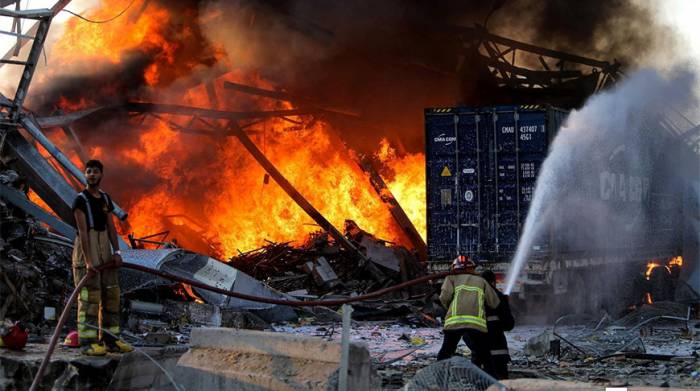 Причиной взрыва 2700 тонн селитры в порту Бейрута стали сварочные работы
