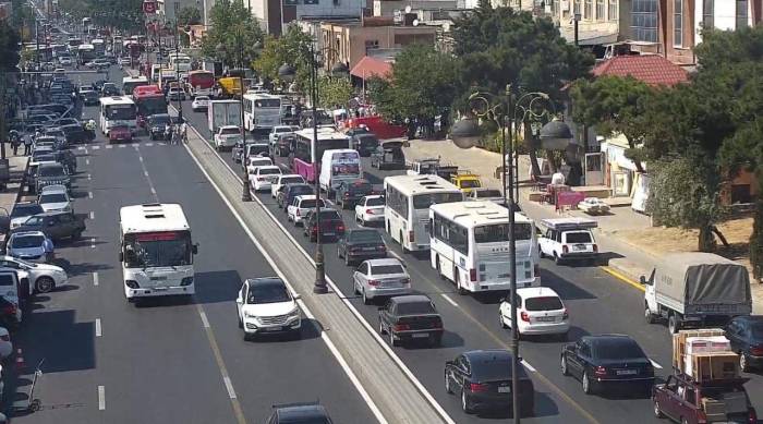 БТА: Перегруженность дорог негативно влияет на работу автобусов в Баку 