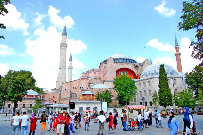 Сколько граждан Азербайджана посетили Турцию в январе-июле 2020 года?
