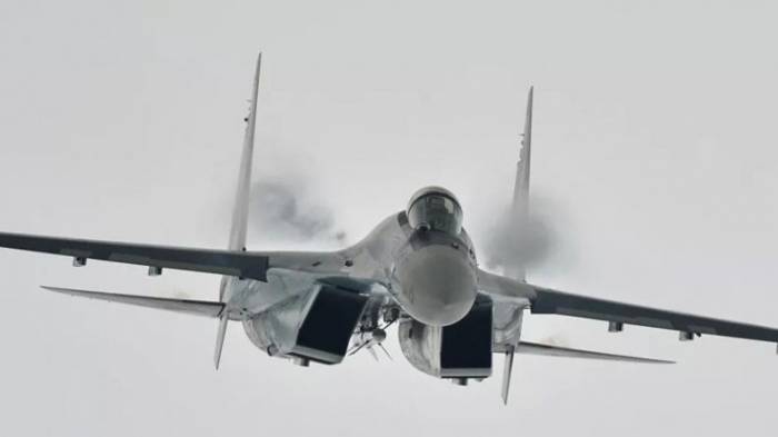 Истребители Су-35 сопроводили бомбардировщик США над Охотским морем