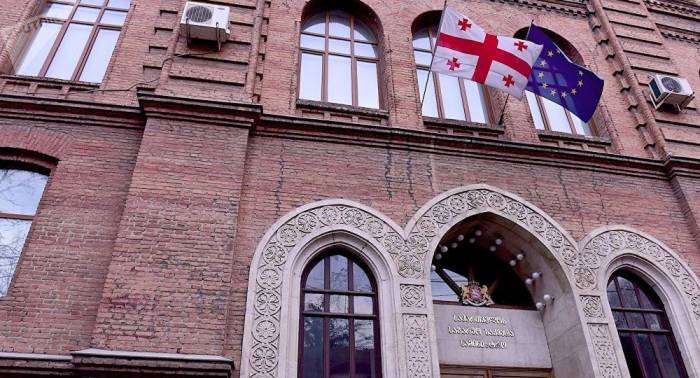 Посольства Грузии по всему миру приспустили флаги в знак траура
