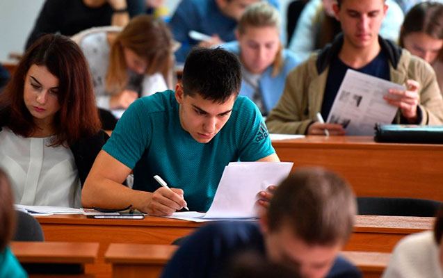 Занятия в вузах Азербайджана начнутся 15 сентября 