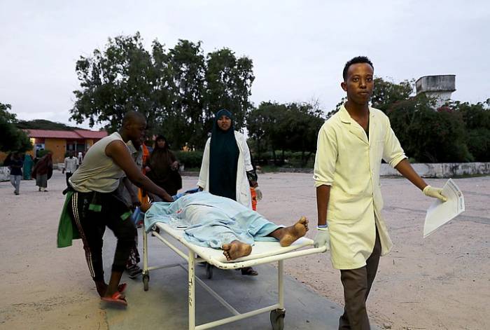 В столице Сомали при нападении террористов на отель погибли пять человек