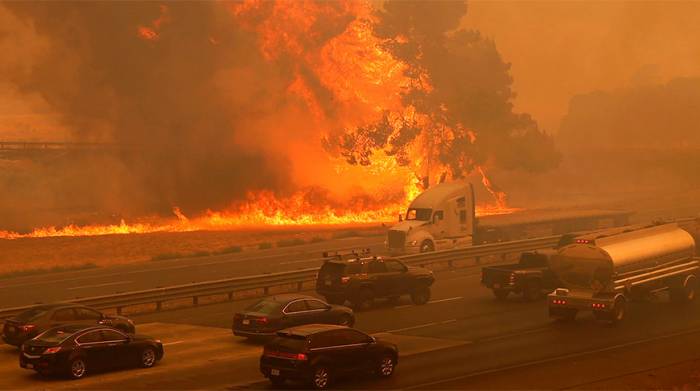 В Калифорнии эвакуируют почти 120 тыс. человек
