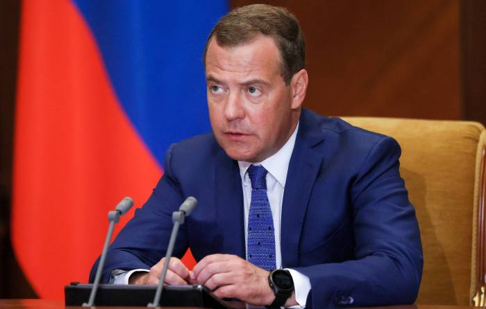 Медведев возглавил новую комиссию Совбеза по интересам России в Арктике