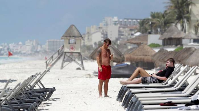 Число иностранных туристов в Мексике сократилось на 41%
