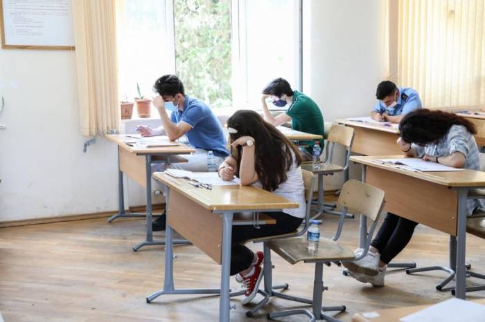 Оглашены результаты выпускных экзаменов, проведенных в Азербайджане 23-24 июля
