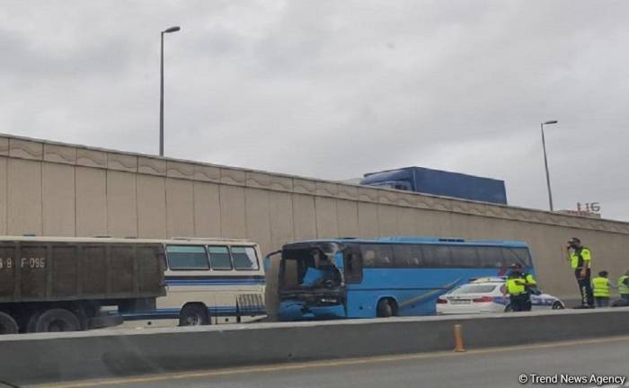В Баку столкнулись два автобуса 