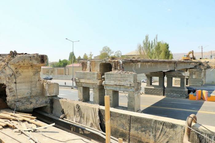 В Баку демонтируется ж/д мост на Хырдалане - ФОТО
