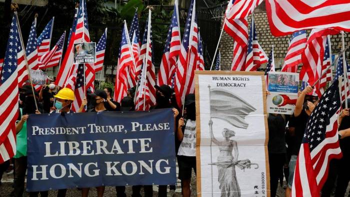 США приостанавливают действие соглашений с Гонконгом о передаче скрывающихся и осужденных