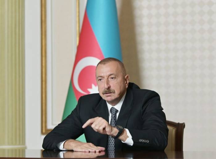 Президент Ильхам Алиев: Порой некоторые чиновники мелкого пошиба ведут себя так, словно весь мир в долгу перед ними
