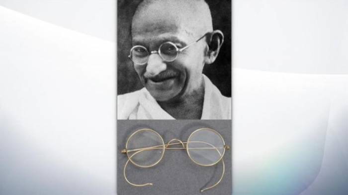 Очки Махатмы Ганди продали в Великобритании за $340 тыс.