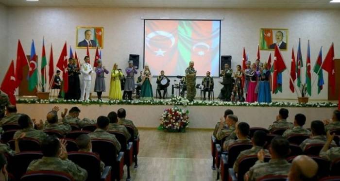 Состоялась торжественная церемония под девизом “Азербайджано-турецкое братство вечно и нерушимо”