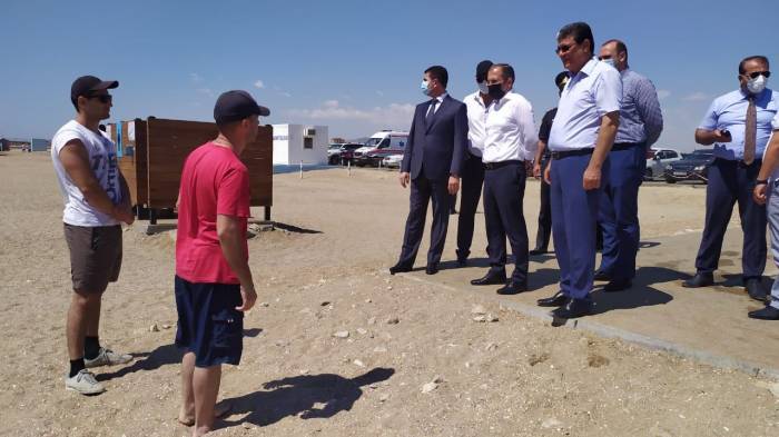 На пляжах Баку проводятся контрольно-профилактические мероприятия - ФОТО

