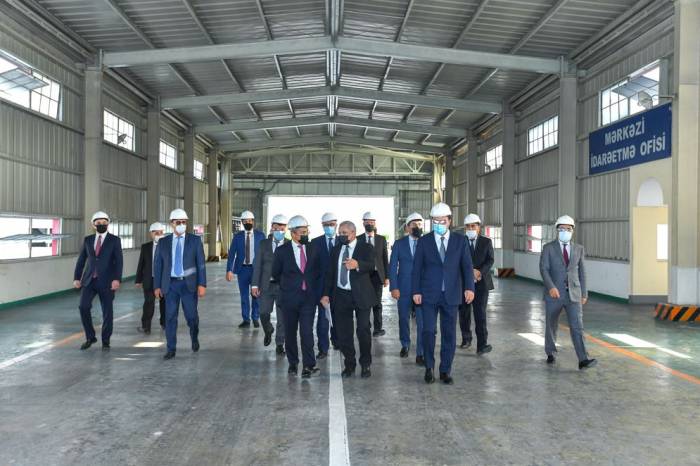 Министр экономики Азербайджана ознакомился с деятельностью промышленных предприятий в Гяндже