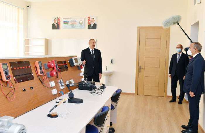 Ильхам Алиев: Необходимо подготовить предложения, связанные с дальнейшим развитием промышленного парка в Сумгаите
