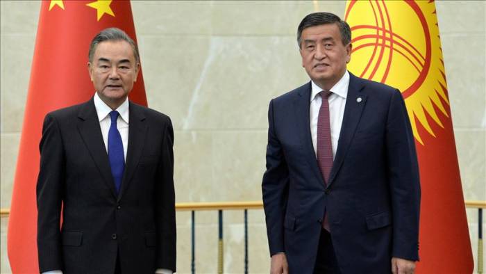 Бишкек призвал Пекин отсрочить выплаты по долгу
