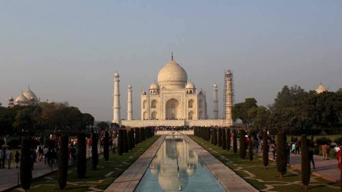 В Индии открыли знаменитый Тадж-Махал после полугодового карантина
