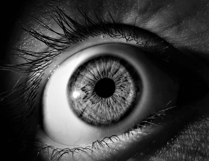Медик: глаза могут сигнализировать о заражении коронавирусом

