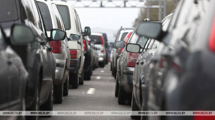 В Бресте около тысячи человек заблокировали движение транспорта
