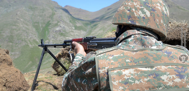 Армяне сообщили о гибели 10 военнослужащих
