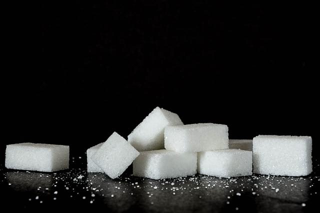 Ученые заявили об уникальных целебных свойствах сахара
