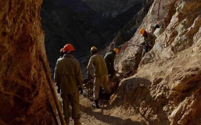 На юго-востоке Ирана четыре человека погибли в результате обрушения шахты