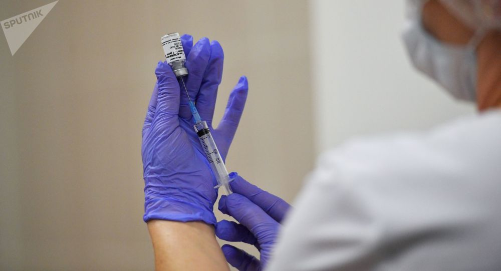 Узбекистан проведет испытание вакцин против COVID из РФ и Китая – Минздрав