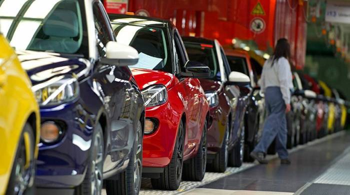 Продажи автомобилей в Европе с начала года упали на 32%
