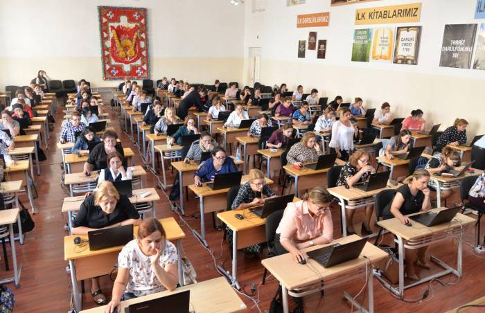 До сегодняшнего дня в Азербайджане экзамены сдали около 40 тысяч кандидатов в учителя
