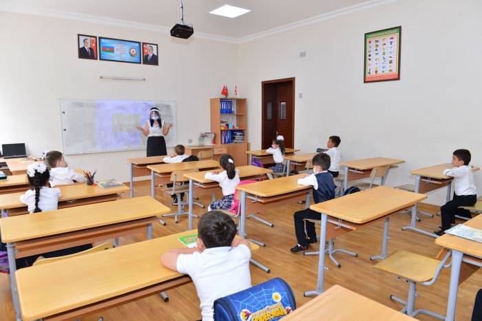 В Азербайджане коронавирус выявлен еще у 10 школьников
