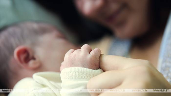 Пособие при рождении тройни в Беларуси превышает Br9,7 тыс. - Минтруда
