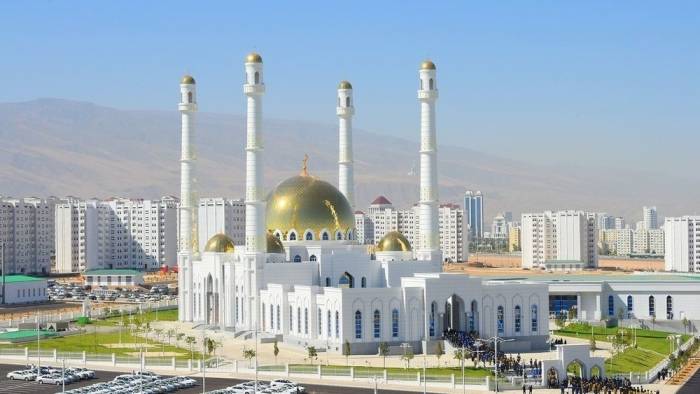Мечети в Туркменистане закрыли до 1 октября
