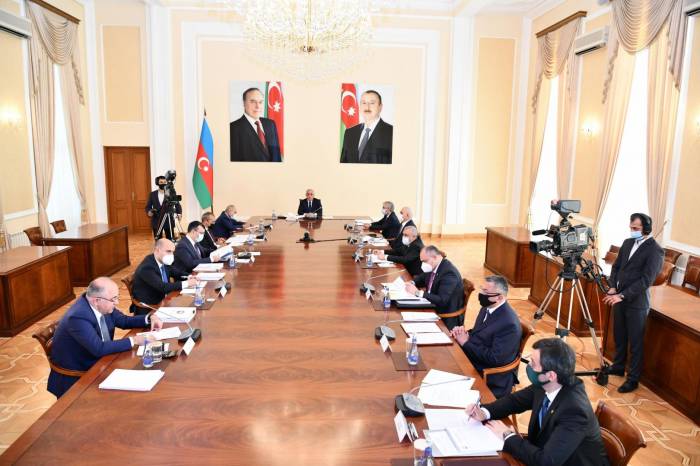 Кабинет министров Азербайджана обсудил вопросы в связи с бюджетом 
