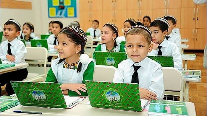 Власти Туркменистана опровергают закрытие «русских» классов
