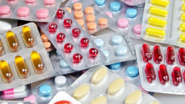 Главный терапевт Азербайджана рассказал, чем опасна передозировка антибиотиками для пациентов с COVID-19
