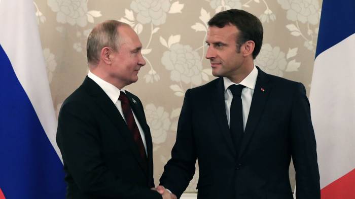 Франция ведет расследование публикации в СМИ данных о беседе Макрона и Путина