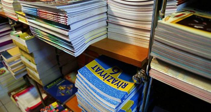 В Азербайджане начался процесс выдачи учебников
