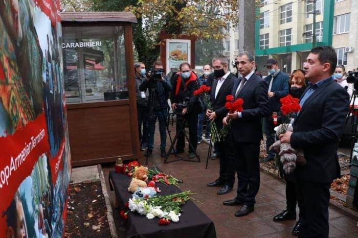 В Молдове почтили память жертв ракетных обстрелов Гянджи - ФОТО