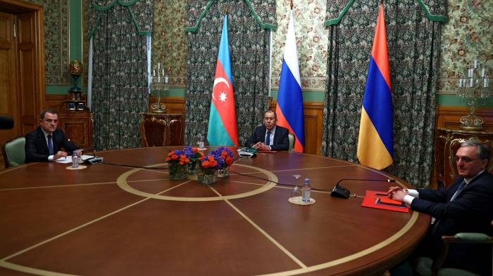 В Москве продолжаются переговоры переговоры министров иностранных дел России, Азербайджана и Армении по Нагорному Карабаху