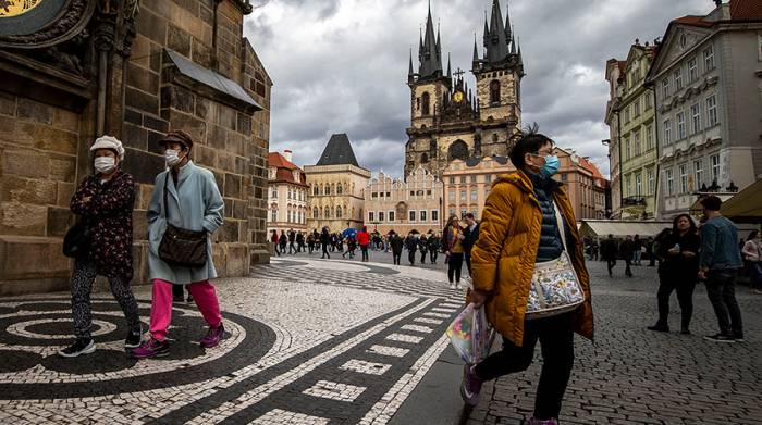 Президент Чехии считает, что страна не может вторично остановить экономику из-за пандемии
