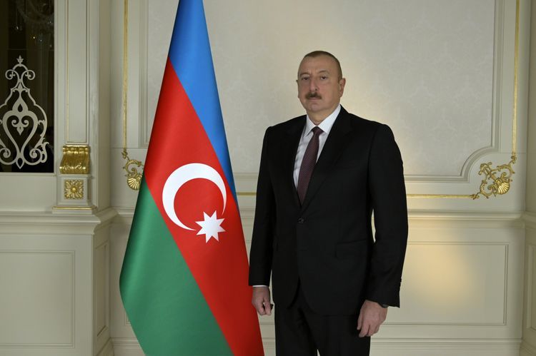 Президент Ильхам Алиев поздравил корейского коллегу
