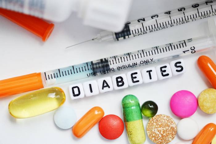 Угроза диабета возникает не от сладостей, а от ожирения — врач
